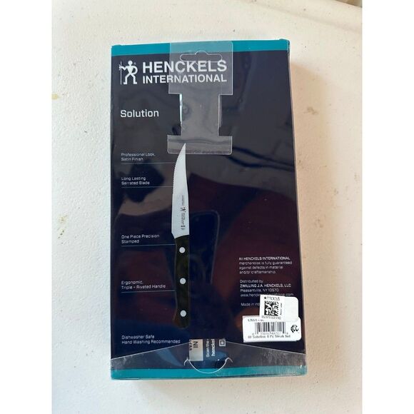 New NIP Zwilling Henckles International Solution 4 Razor Sharp Steak Knife Set - Picture 3 of 3